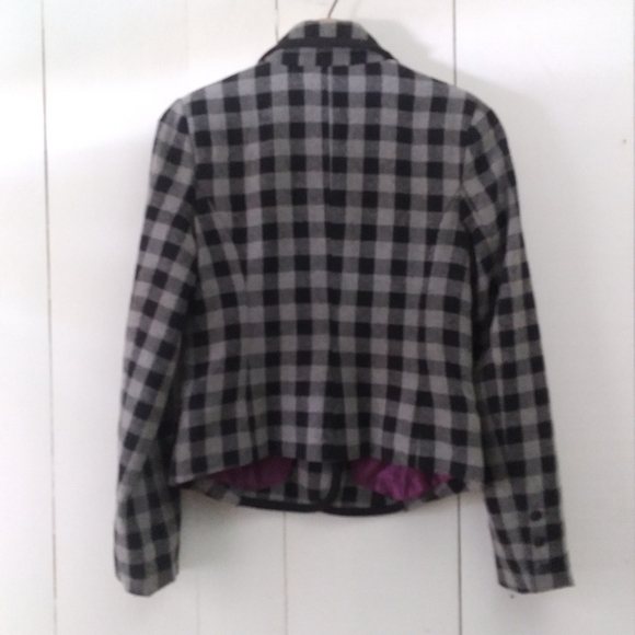 𝅺buffalo Plaid crooped  Blazer - Picture 2 of 8
